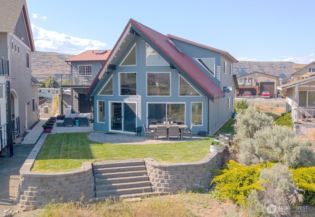 25053 SW Wanapum Street Quincy WA 98848
