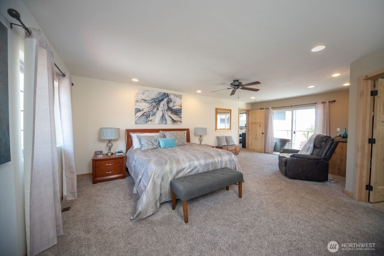 25053 SW Wanapum Street Quincy WA 98848