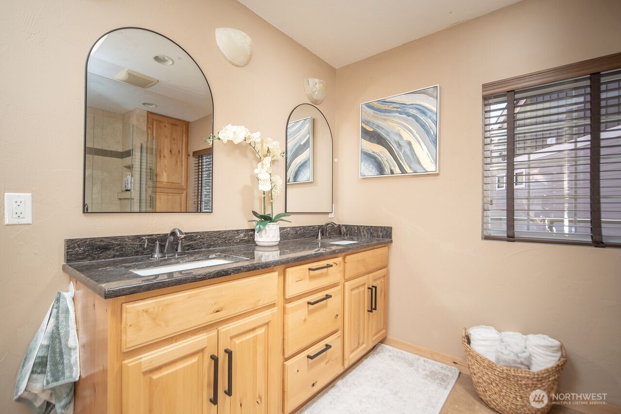 25053 SW Wanapum Street Quincy WA 98848