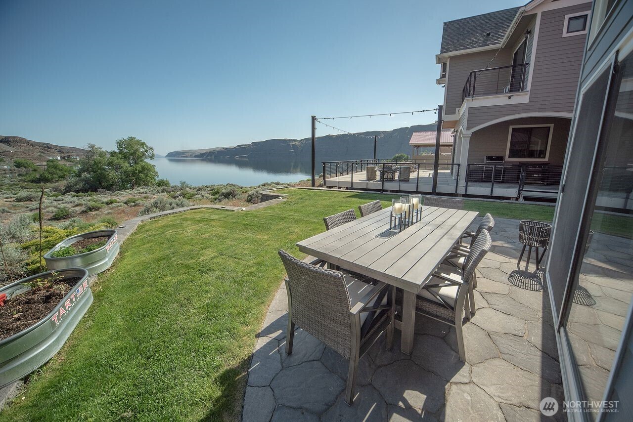 25053 SW Wanapum Street Quincy WA 98848