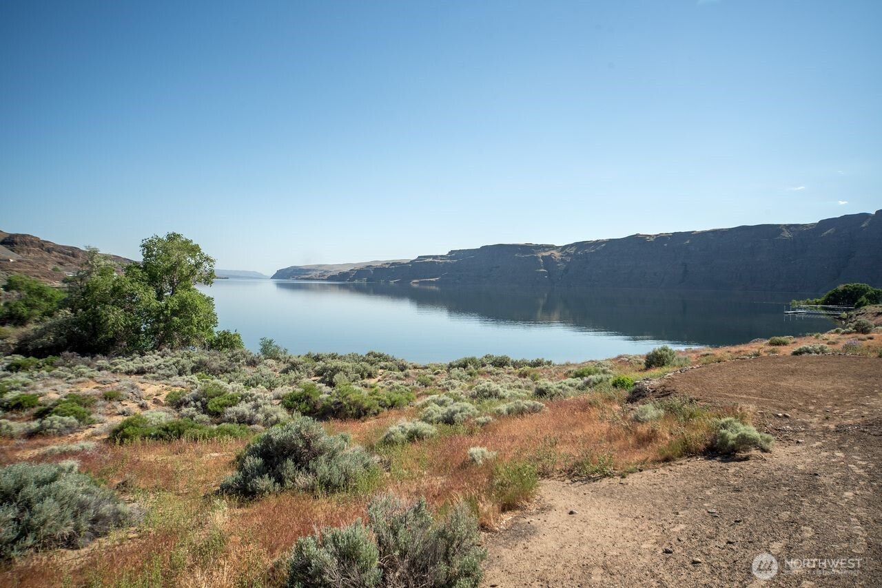 25053 SW Wanapum Street Quincy WA 98848