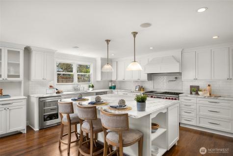 8421 SE 72nd Place Mercer Island WA 98040