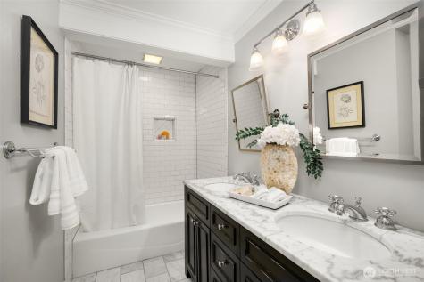 8421 SE 72nd Place Mercer Island WA 98040