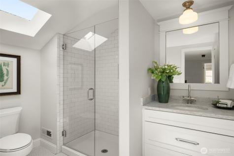8421 SE 72nd Place Mercer Island WA 98040