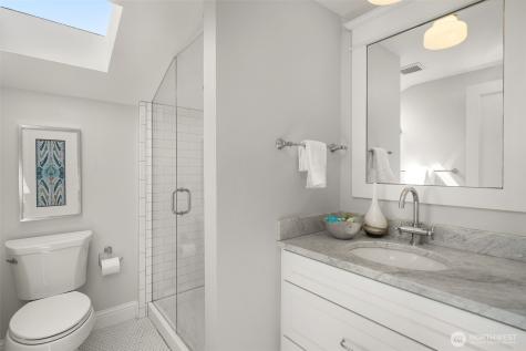 8421 SE 72nd Place Mercer Island WA 98040