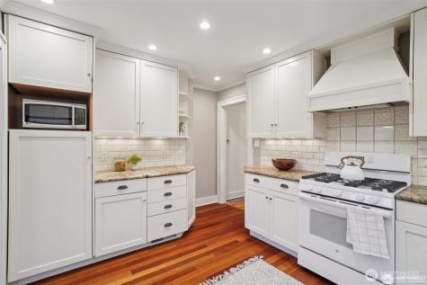 314 N 117th Street Seattle WA 98133