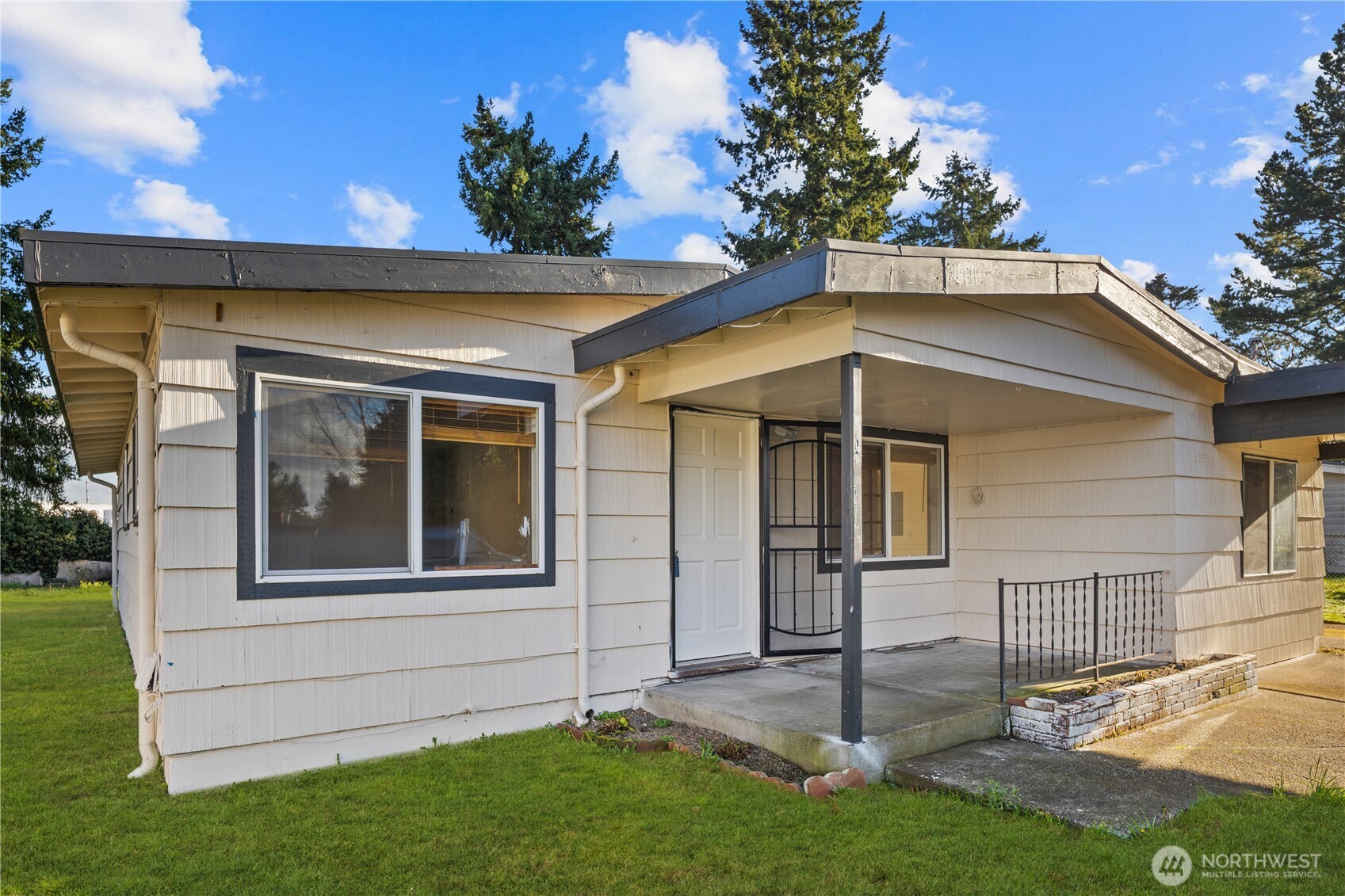31368 13th Avenue S Federal Way WA 98003
