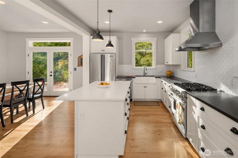 10060 Springwood Lane Bainbridge Island WA 98110