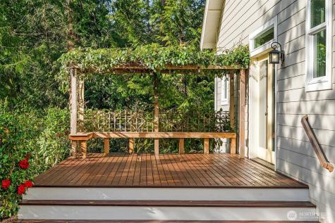10060 Springwood Lane Bainbridge Island WA 98110