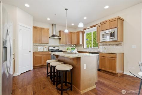 7326 NE 201st Place Kenmore WA 98028