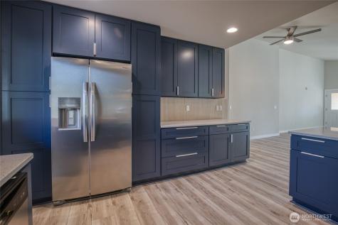 634 Island Circle SE Ocean Shores WA 98569