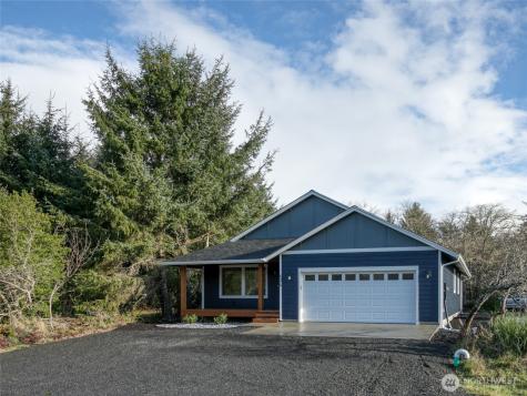 634 Island Circle SE Ocean Shores WA 98569