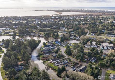 634 Island Circle SE Ocean Shores WA 98569