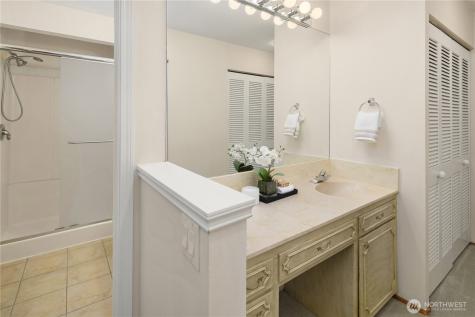 7929 SE 37th Street Mercer Island WA 98040