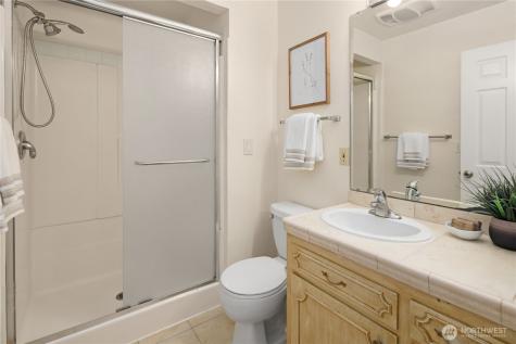 7929 SE 37th Street Mercer Island WA 98040