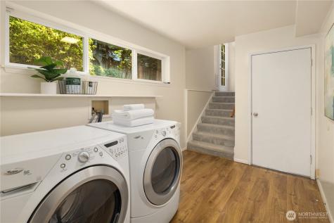 7929 SE 37th Street Mercer Island WA 98040