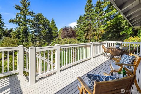 7929 SE 37th Street Mercer Island WA 98040