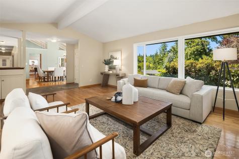 7929 SE 37th Street Mercer Island WA 98040