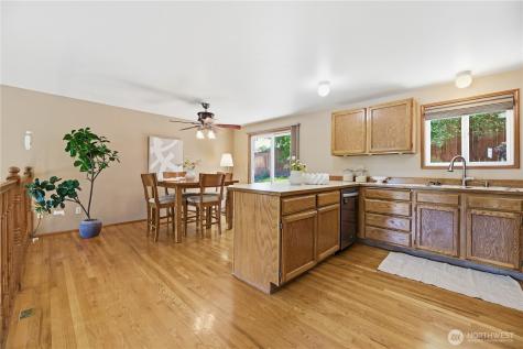 722 47th Street SE Auburn WA 98092