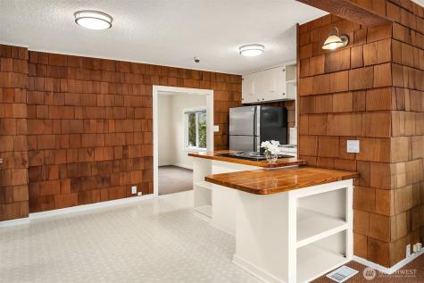 18023 62nd Avenue NE Kenmore WA 98028