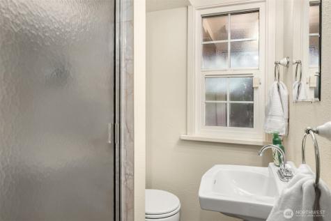 18023 62nd Avenue NE Kenmore WA 98028