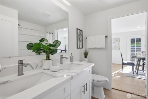 9812 59th Avenue S Seattle WA 98118