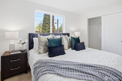 9812 59th Avenue S Seattle WA 98118