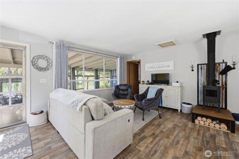 3 NE Wildberry Lake Drive Tahuya WA 98588