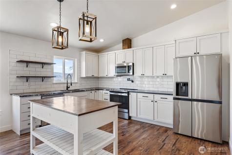 3063 Conarty Road Malaga WA 98828