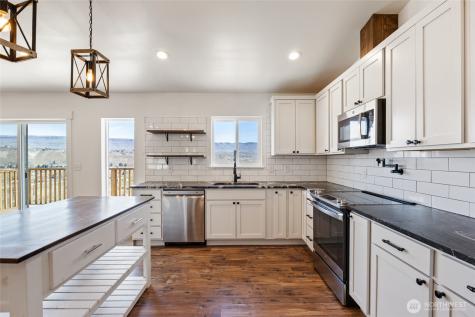 3063 Conarty Road Malaga WA 98828