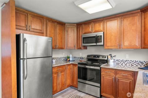 16642 184th Avenue SE Renton WA 98058