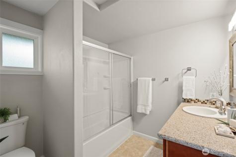 16642 184th Avenue SE Renton WA 98058