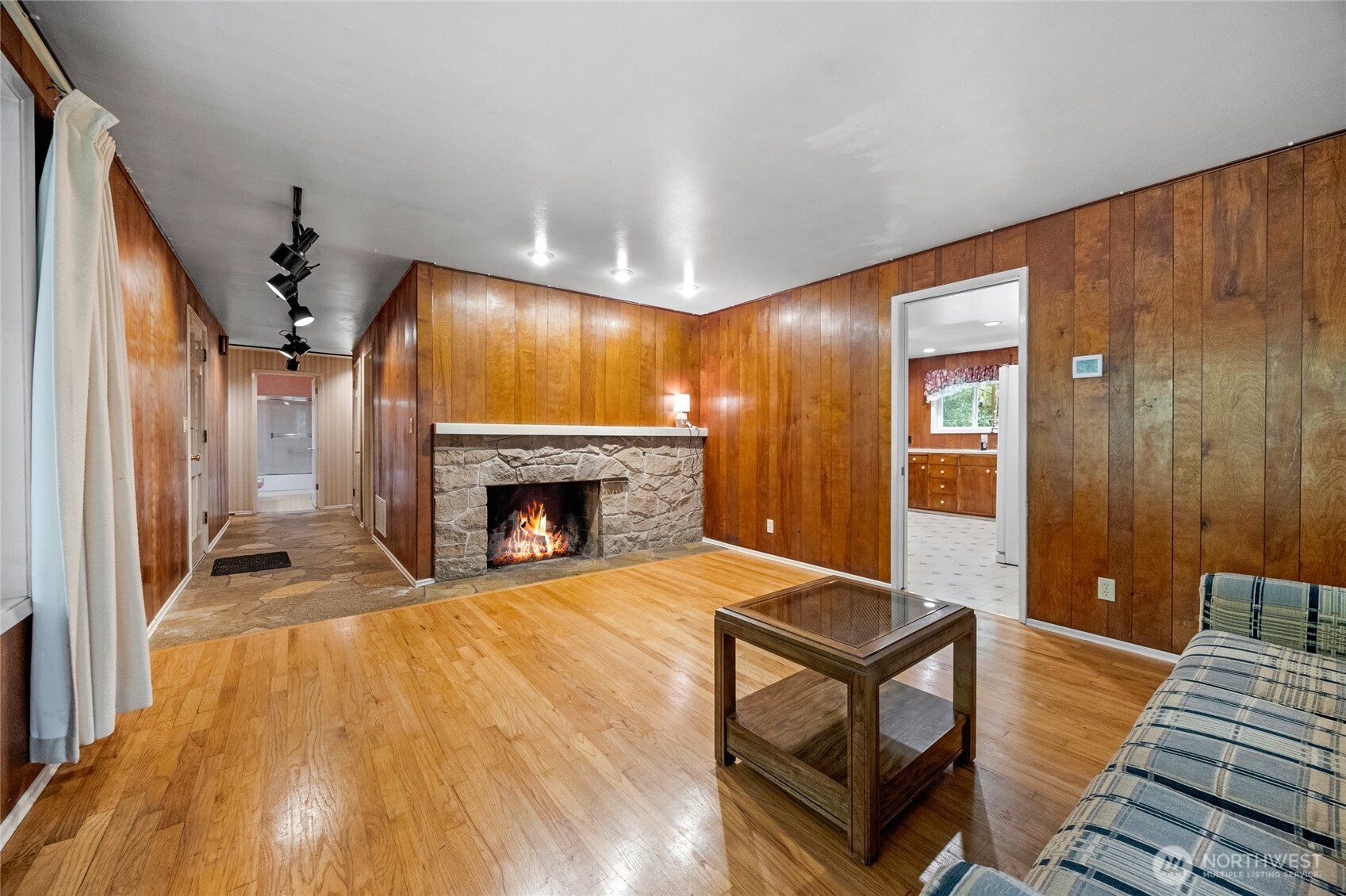 19331 37th Avenue NE Lake Forest Park WA 98155