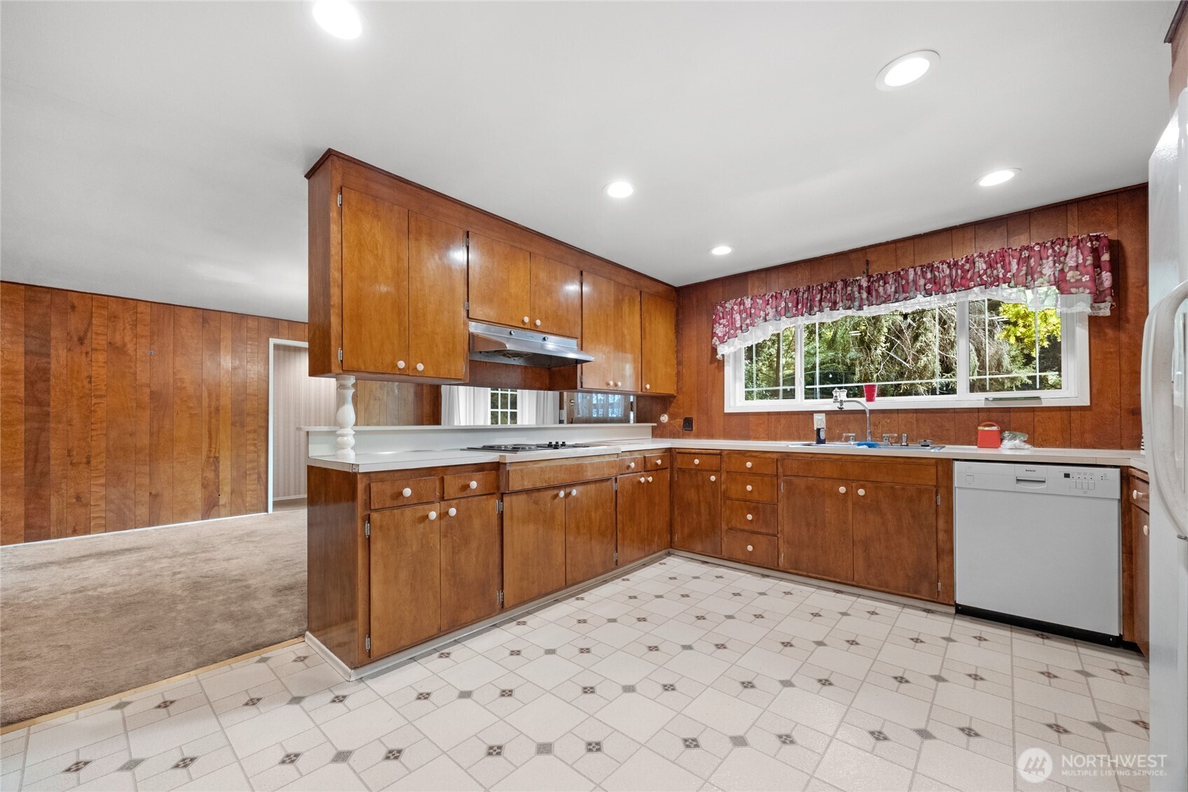 19331 37th Avenue NE Lake Forest Park WA 98155