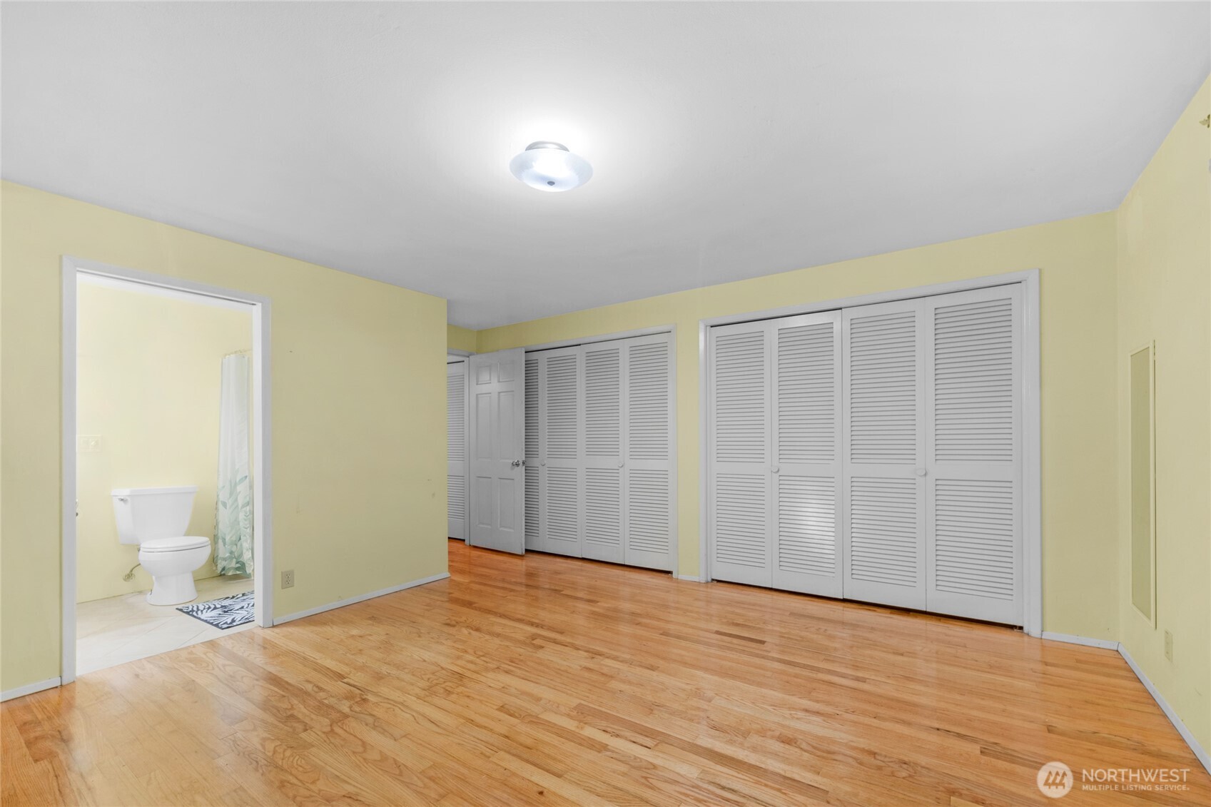 19331 37th Avenue NE Lake Forest Park WA 98155