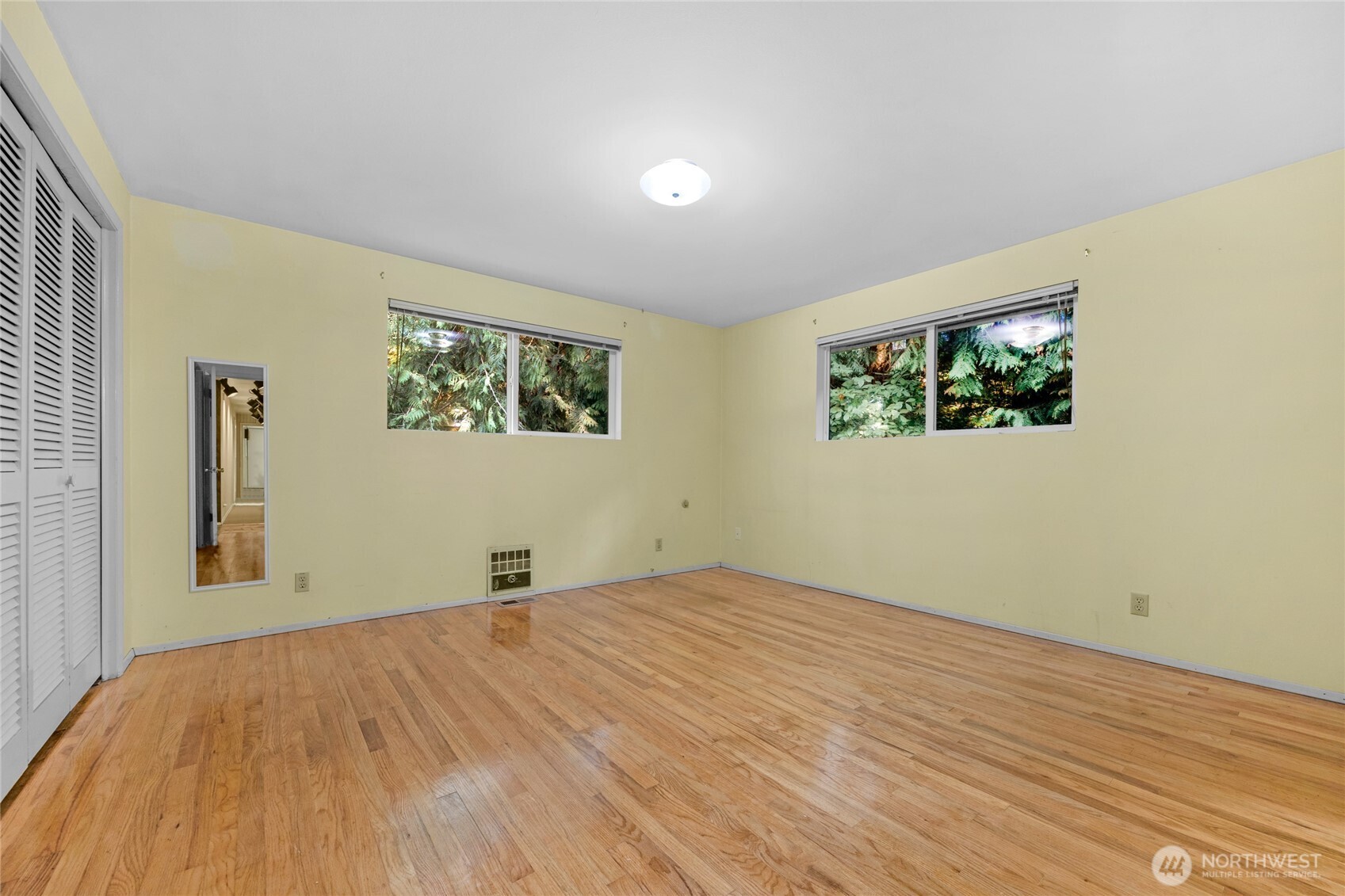 19331 37th Avenue NE Lake Forest Park WA 98155