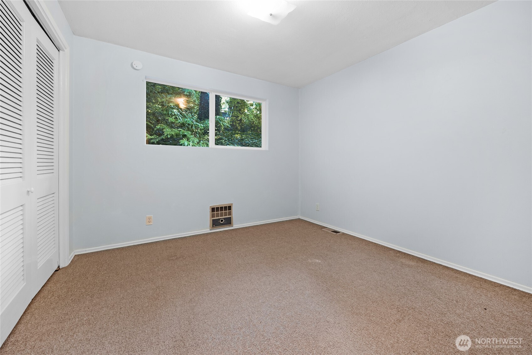 19331 37th Avenue NE Lake Forest Park WA 98155