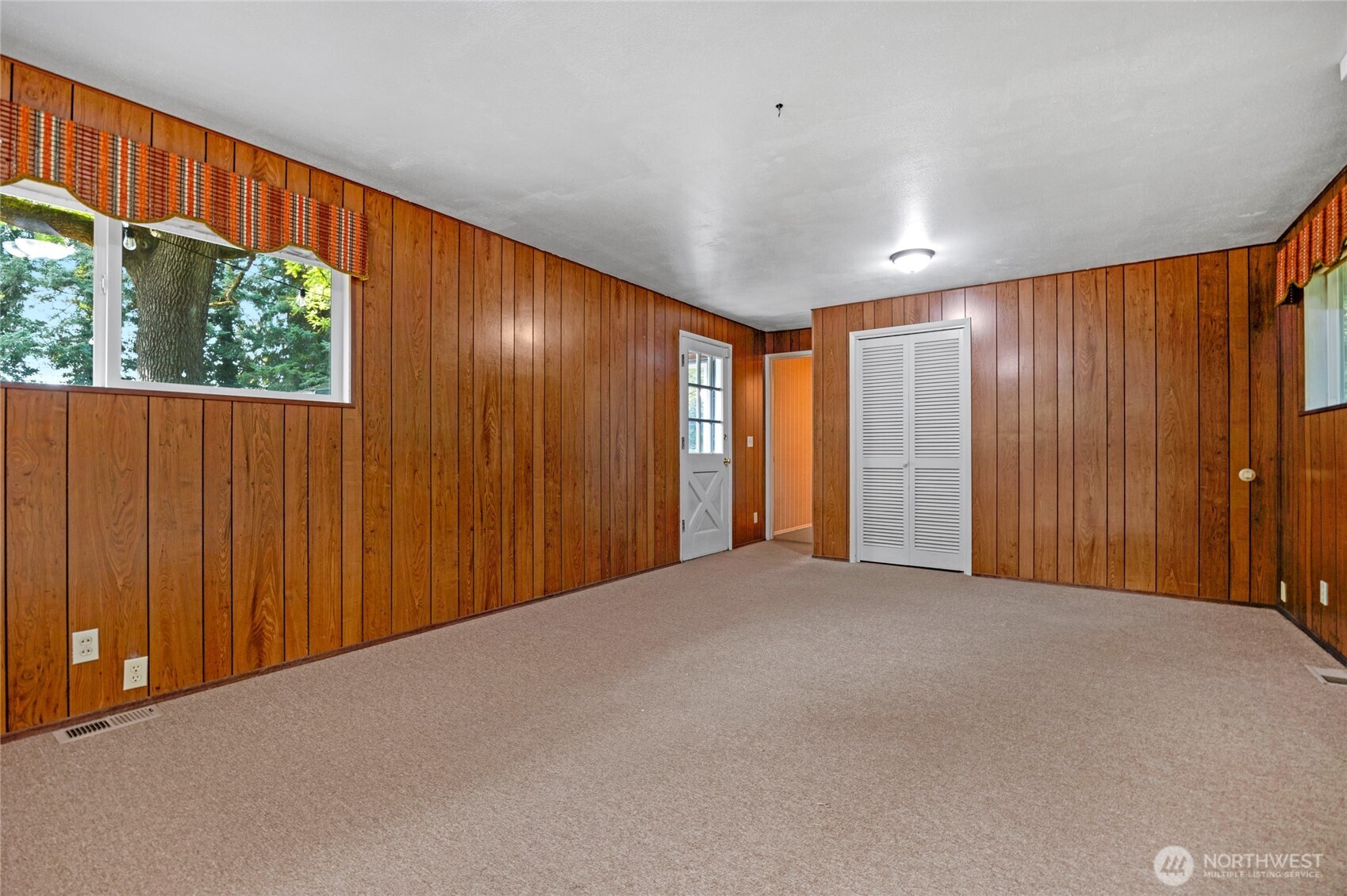 19331 37th Avenue NE Lake Forest Park WA 98155