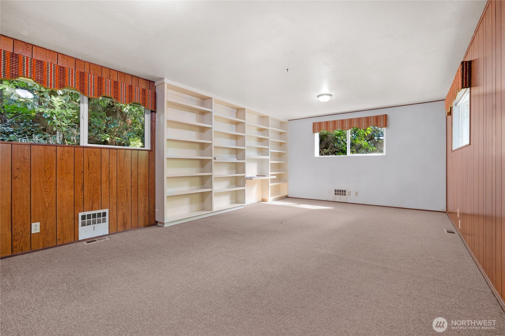 19331 37th Avenue NE Lake Forest Park WA 98155