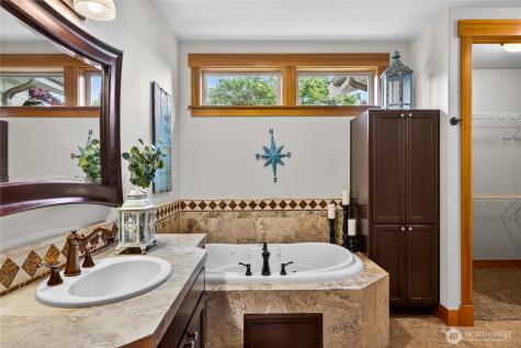 866 Kalispell Drive La Conner WA 98257