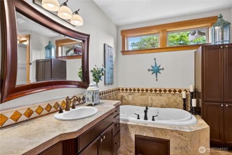 866 Kalispell Drive La Conner WA 98257