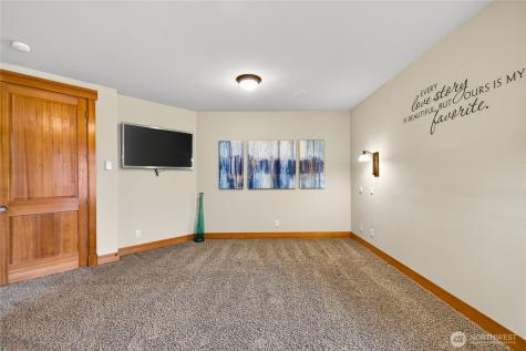 866 Kalispell Drive La Conner WA 98257