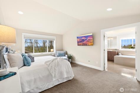 9026 NE 127th Place Kirkland WA 98034