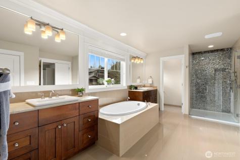9026 NE 127th Place Kirkland WA 98034
