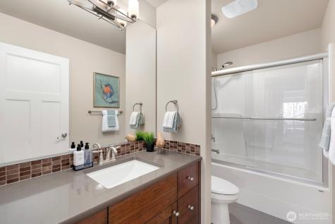 9026 NE 127th Place Kirkland WA 98034