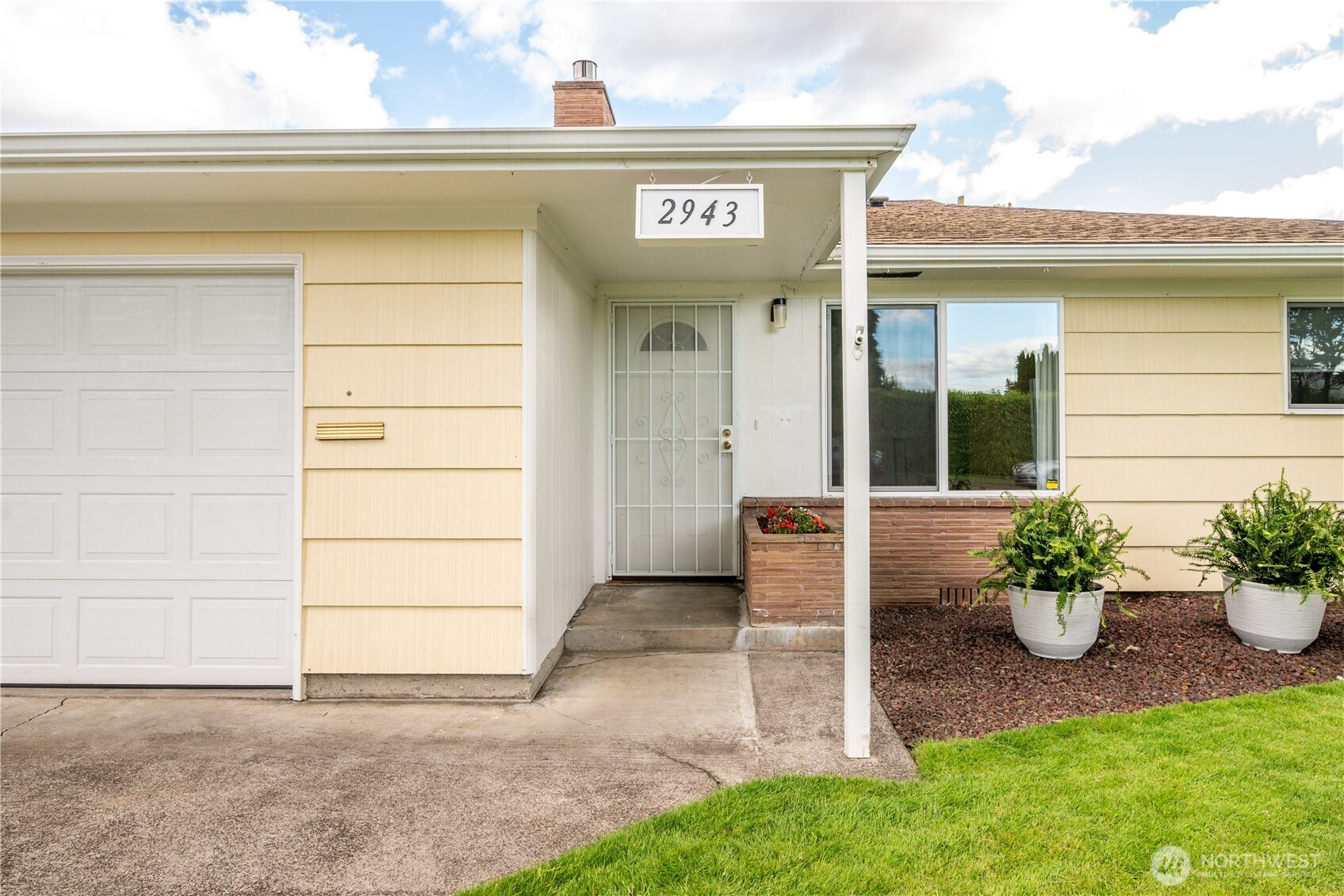 2943 Magnolia Street Longview WA 98632