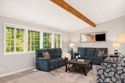 19522 NE 181st Street Woodinville WA 98077