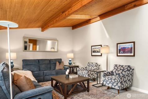 19522 NE 181st Street Woodinville WA 98077