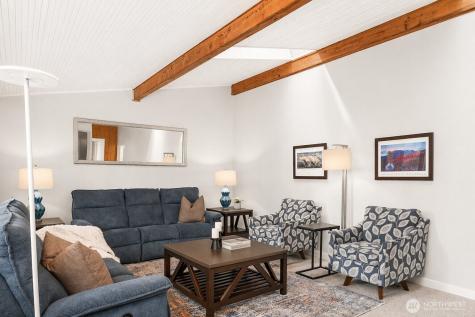 19522 NE 181st Street Woodinville WA 98077