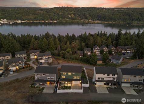 2416 Echo Bay Bremerton WA 98312